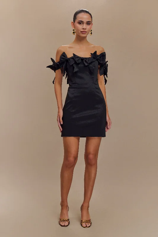Casual yet chic women’s outfits for work or play   Rose Strapless Bow Mini Dress - Black